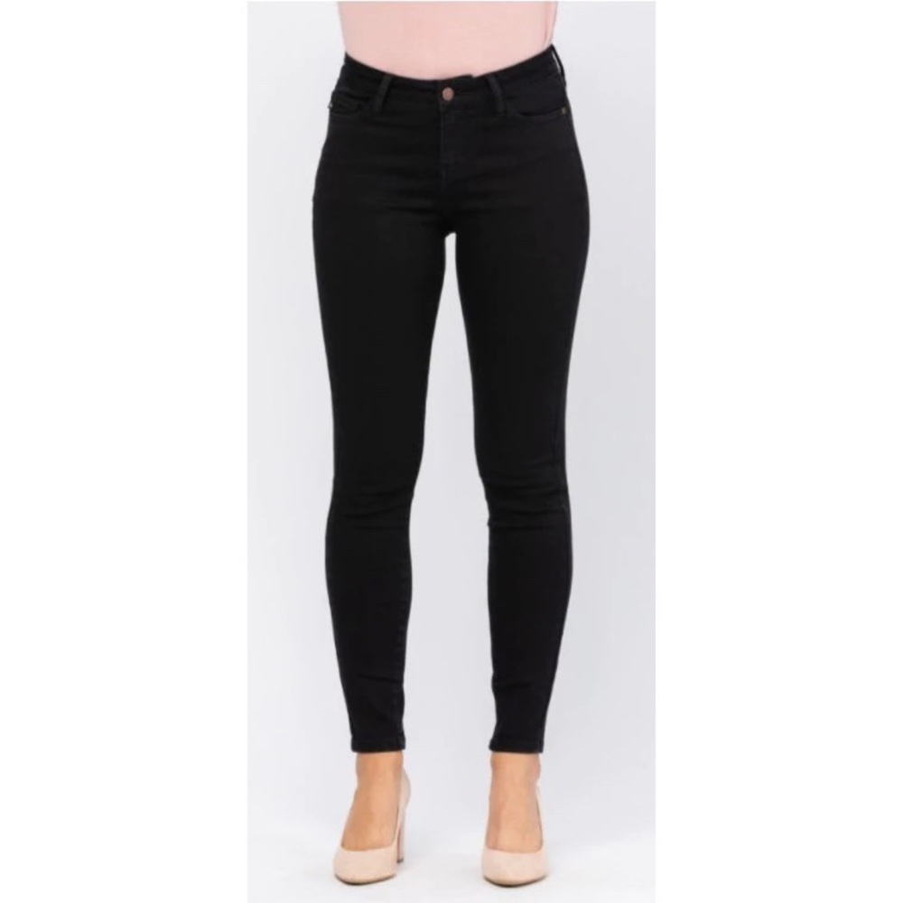 Judy Blue- Basic Black Skinnies
